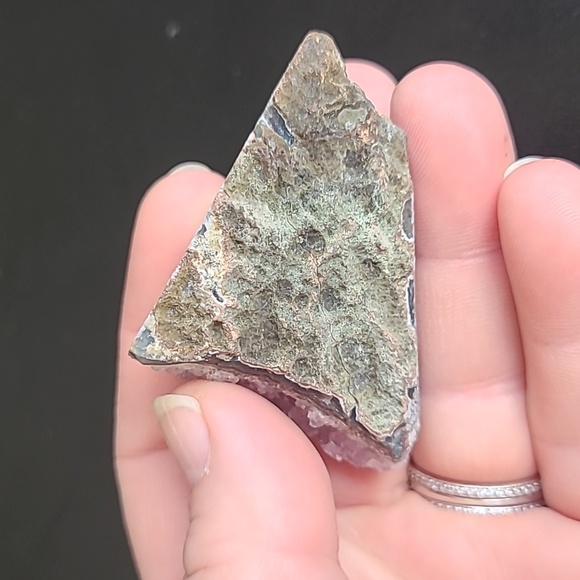 Rough cut amethyst - Picture 4 of 4